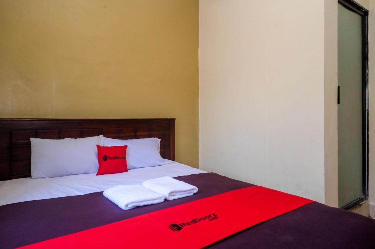 Reddoorz At Hotel Rich Parepare Near Pantai Mattirotasi Exterior photo