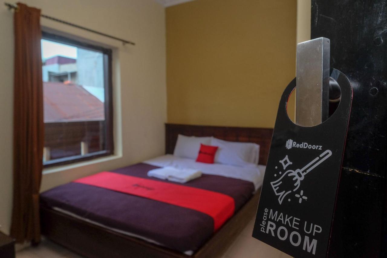 Reddoorz At Hotel Rich Parepare Near Pantai Mattirotasi Exterior photo