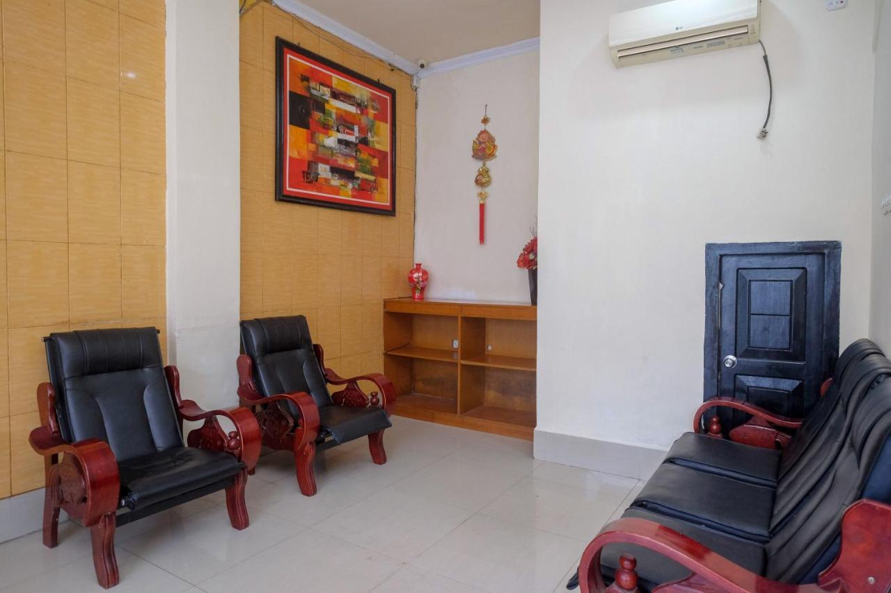 Reddoorz At Hotel Rich Parepare Near Pantai Mattirotasi Exterior photo