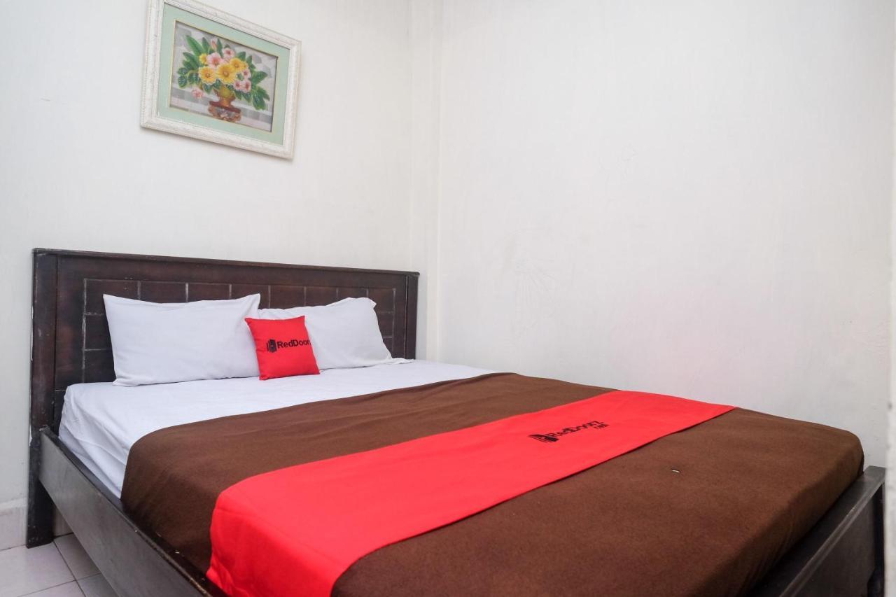 Reddoorz At Hotel Rich Parepare Near Pantai Mattirotasi Exterior photo